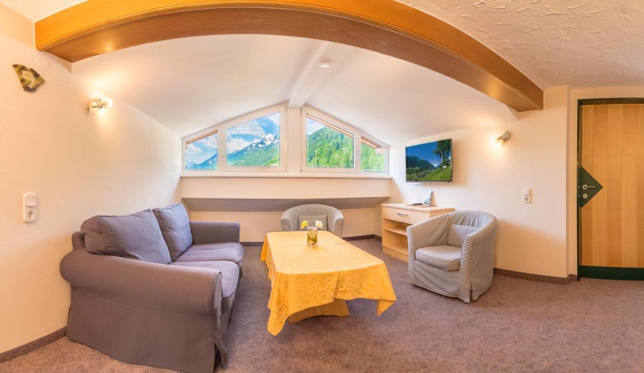 Pension Tina Neustift im Stubaital Exterior photo