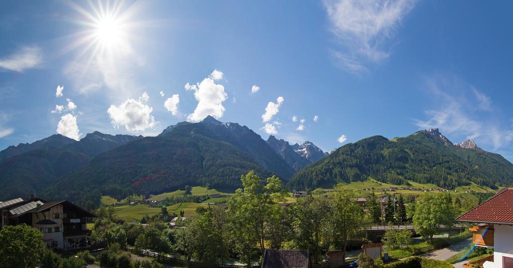 Pension Tina Neustift im Stubaital Exterior photo