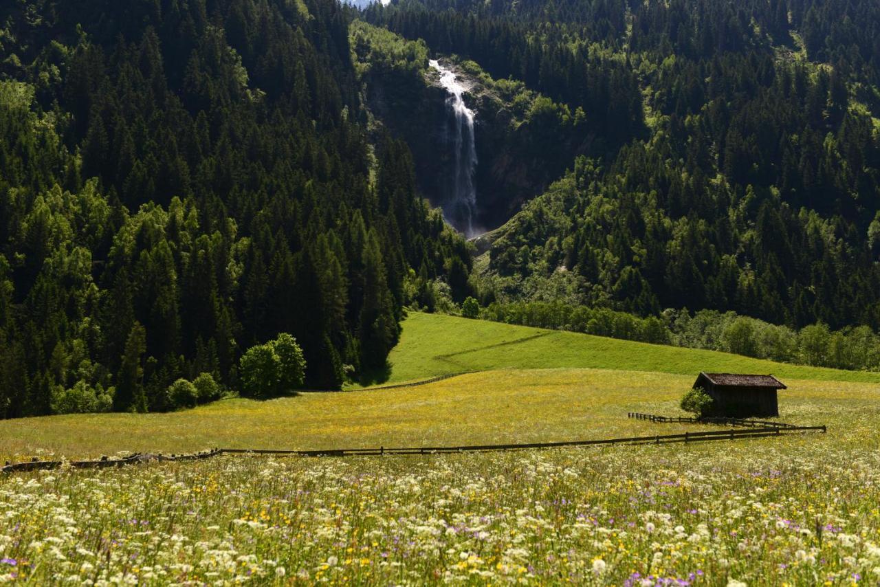 Pension Tina Neustift im Stubaital Exterior photo