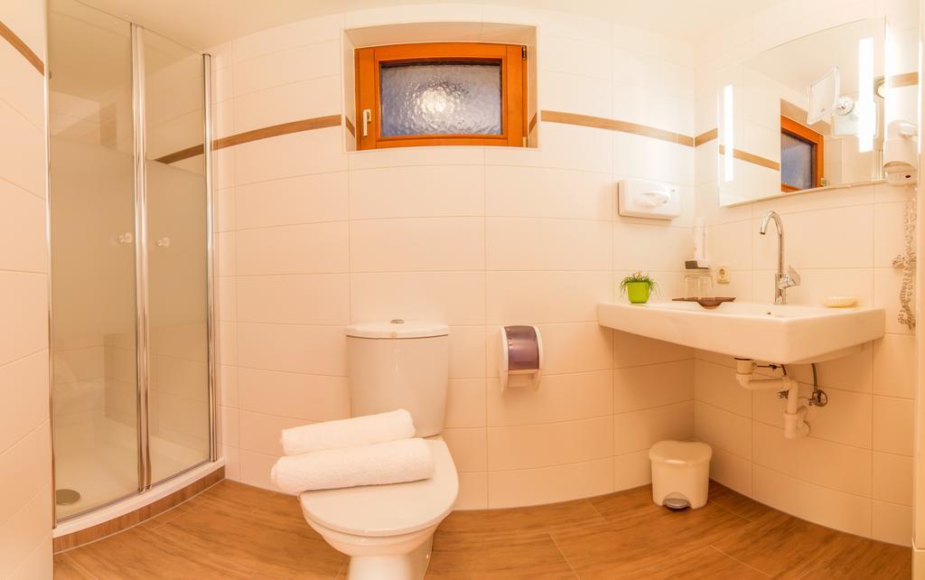 Pension Tina Neustift im Stubaital Room photo